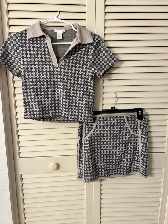 KIRIOUS LOS ANGELES Dresses & Skirts - Kirious Blue and Cream Patterned Skirt Set